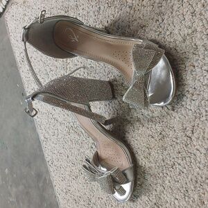 Windsor Silver Bow Heels